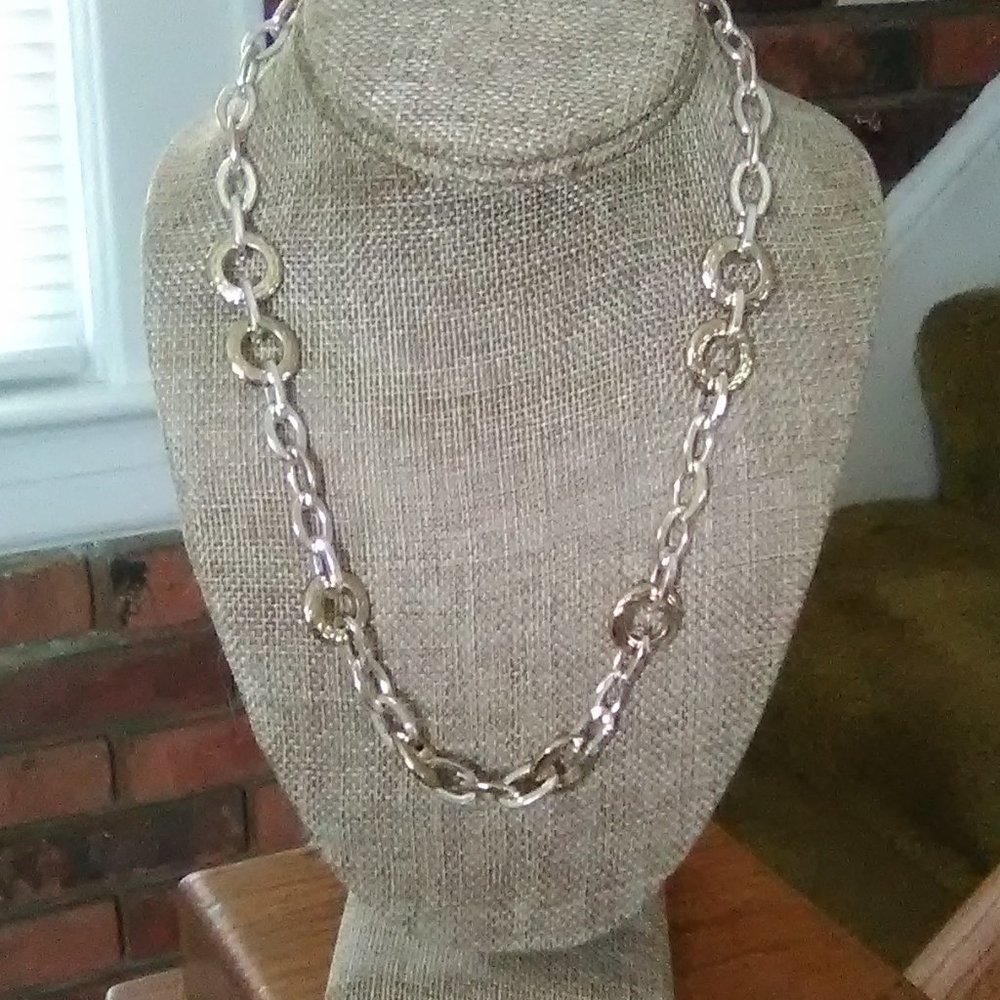 Chain Link Necklace - Picture 9 of 10